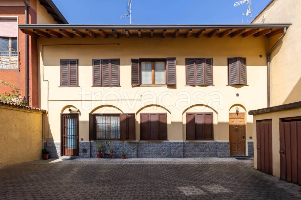 appartamento in vendita a Monza in zona Centro Storico