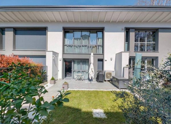 casa indipendente in vendita a Monza in zona Centro Storico