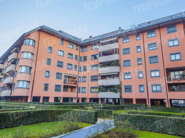 appartamento in vendita a Monza in zona Centro Storico