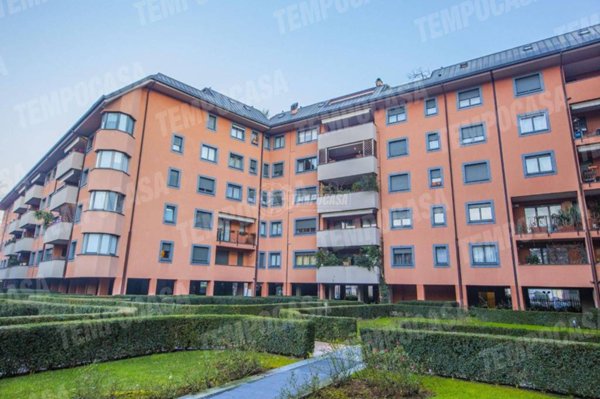 appartamento in vendita a Monza in zona Centro Storico