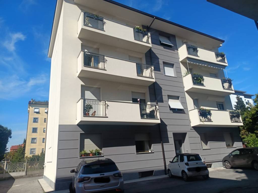 appartamento in vendita a Monza in zona Ospedale San Gerardo
