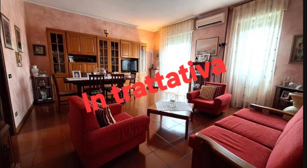 appartamento in vendita a Monza in zona Centro Storico