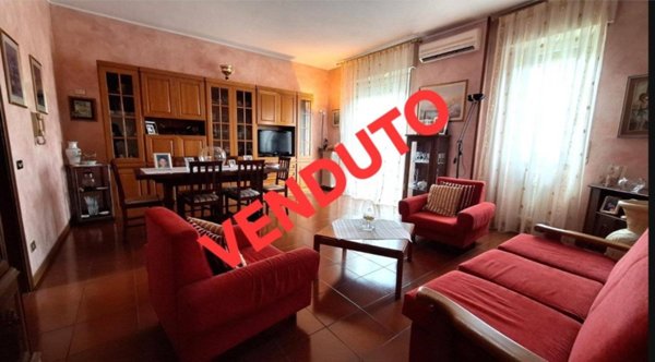 appartamento in vendita a Monza in zona Centro Storico