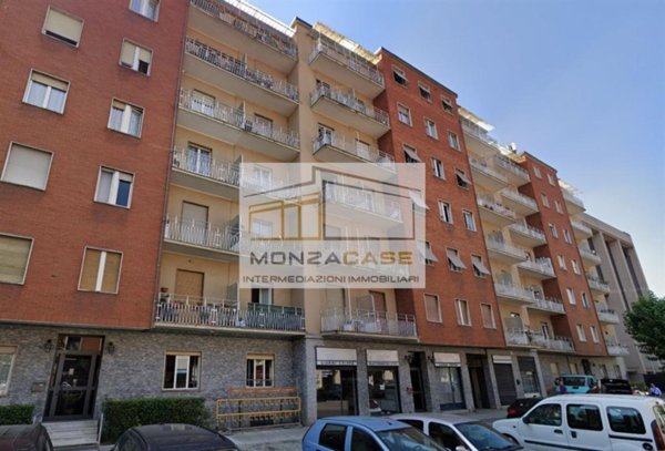 appartamento in vendita a Monza in zona Centro Storico