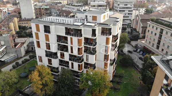 appartamento in vendita a Monza in zona Centro Storico