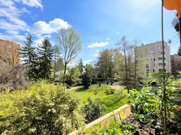 appartamento in vendita a Monza in zona Centro Storico