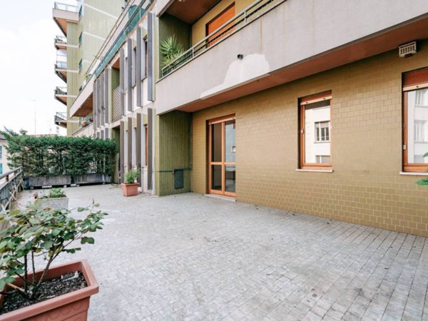 appartamento in vendita a Monza in zona Centro Storico