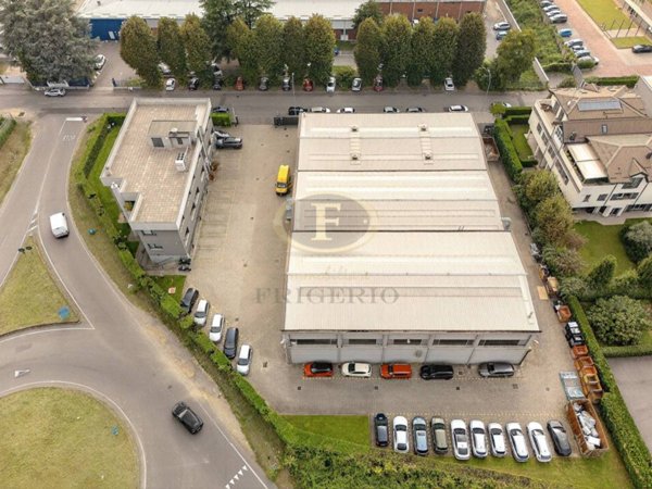 locale commerciale in vendita a Monza in zona Ospedale San Gerardo