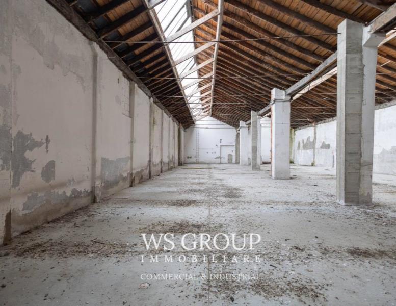 locale commerciale in vendita a Monza