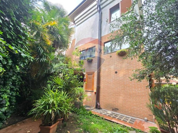 casa indipendente in vendita a Monza in zona Centro Storico