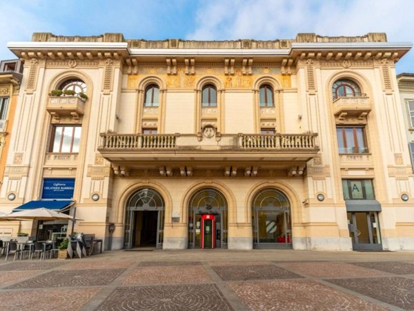 appartamento in vendita a Monza in zona Centro Storico