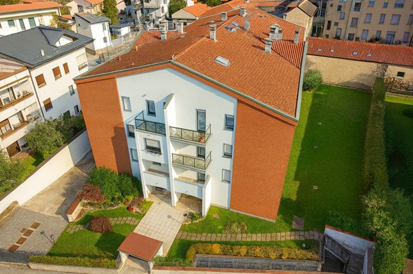appartamento in vendita a Monza in zona Centro Storico