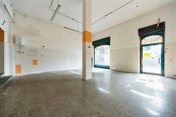 negozio in vendita a Monza in zona Centro Storico