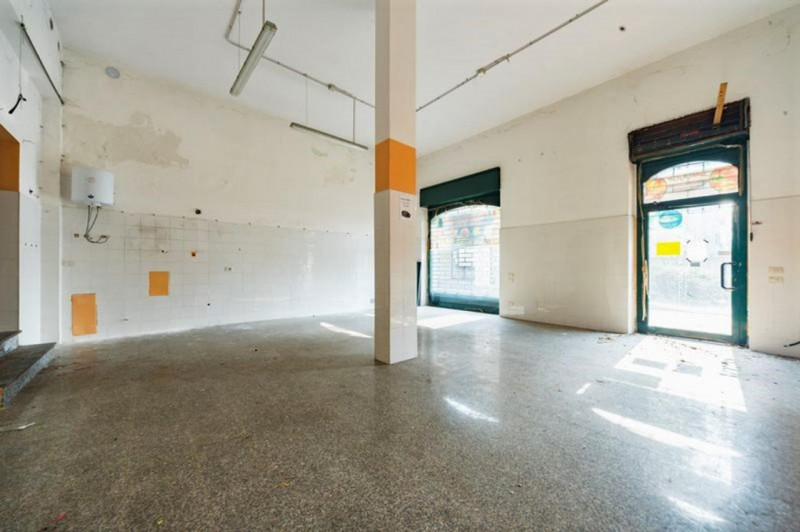negozio in vendita a Monza in zona Centro Storico