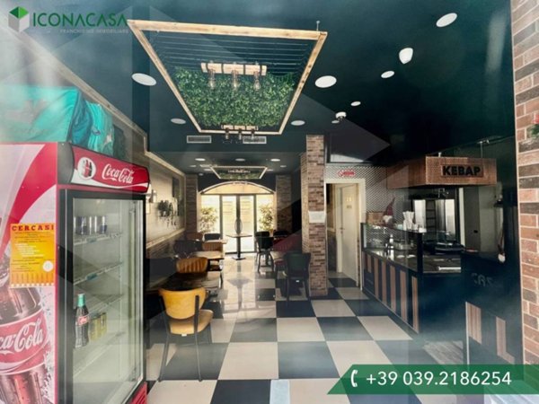 negozio in vendita a Monza in zona Centro Storico