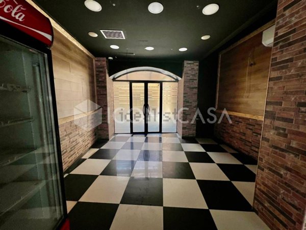 negozio in vendita a Monza