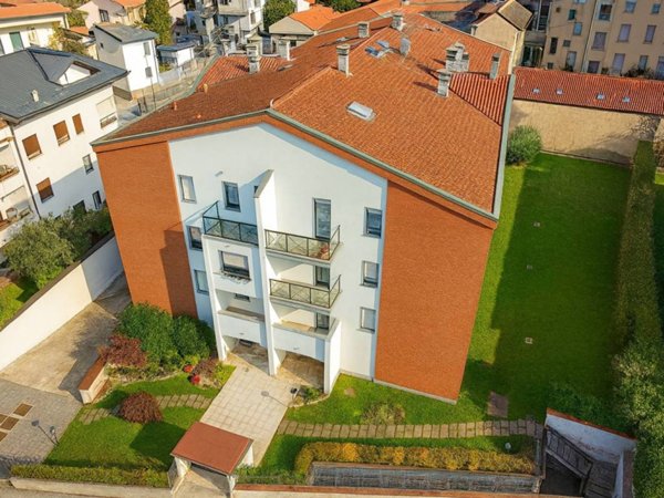 appartamento in vendita a Monza in zona Centro Storico
