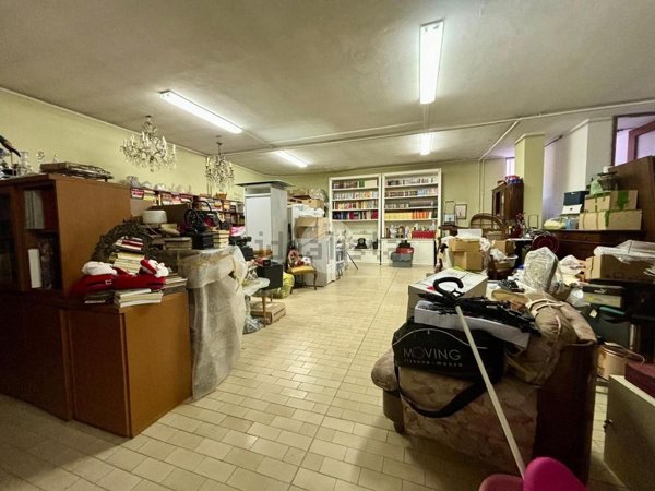 locale di sgombero in vendita a Monza