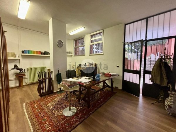 locale di sgombero in vendita a Monza