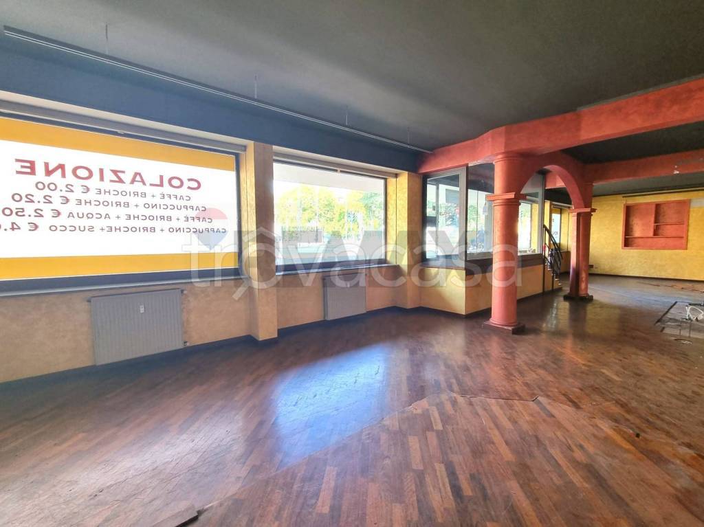 negozio in vendita a Monza