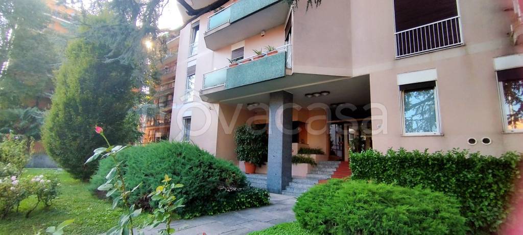 appartamento in vendita a Monza in zona Centro Storico