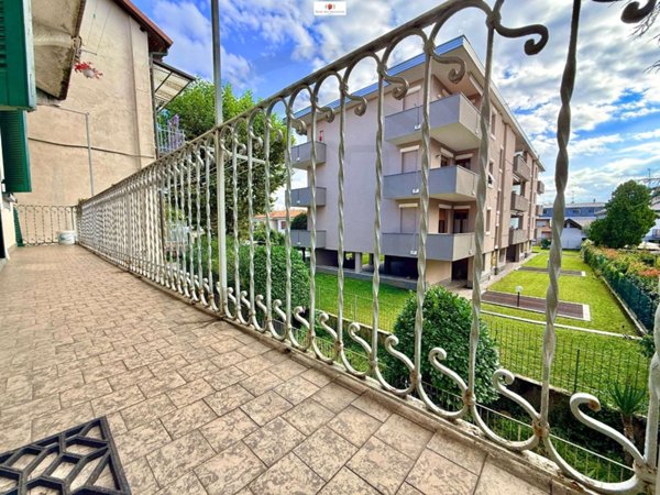 appartamento in vendita a Monza in zona Centro Storico
