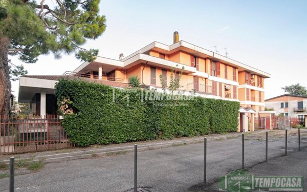 appartamento in vendita a Monza in zona Centro Storico