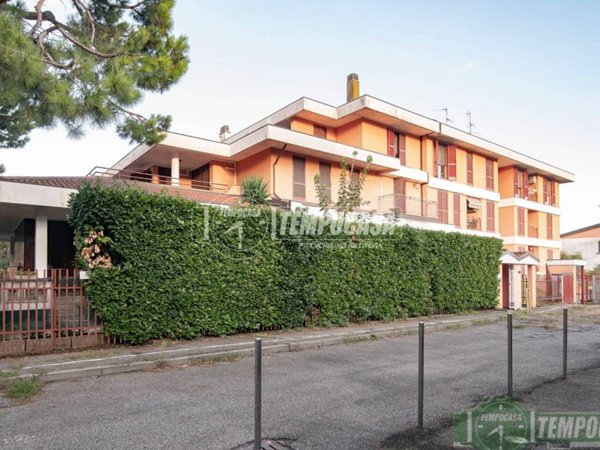 appartamento in vendita a Monza in zona Centro Storico