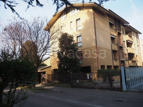 appartamento in vendita a Monza in zona Ospedale San Gerardo