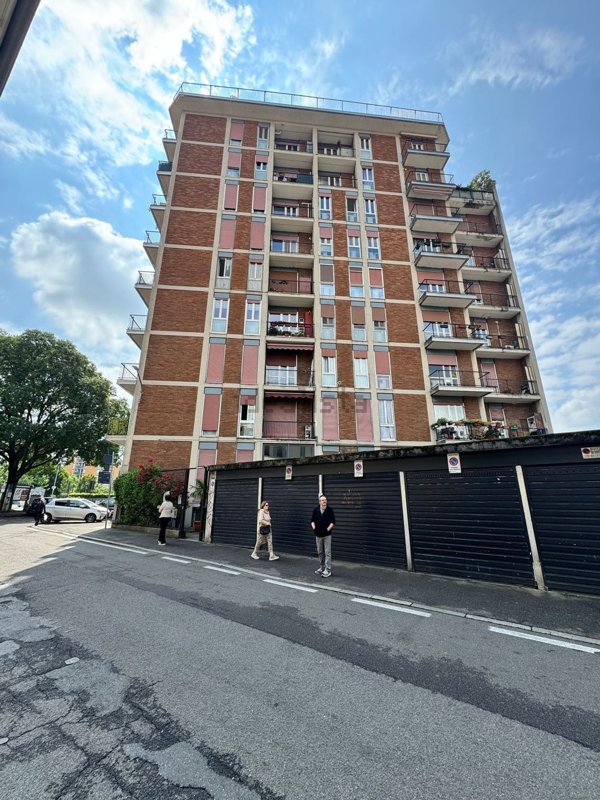 appartamento in vendita a Monza in zona Centro Storico