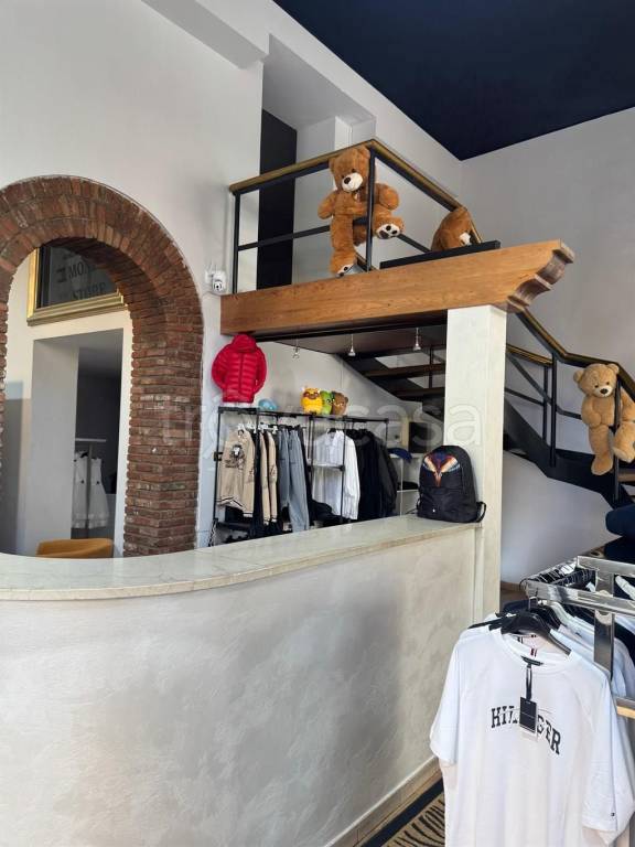 negozio in vendita a Monza