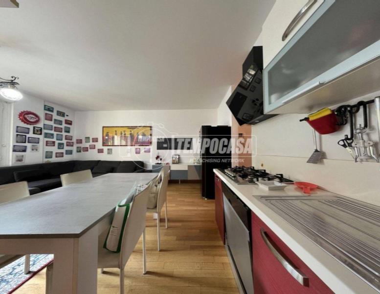 appartamento in vendita a Monza in zona Centro Storico