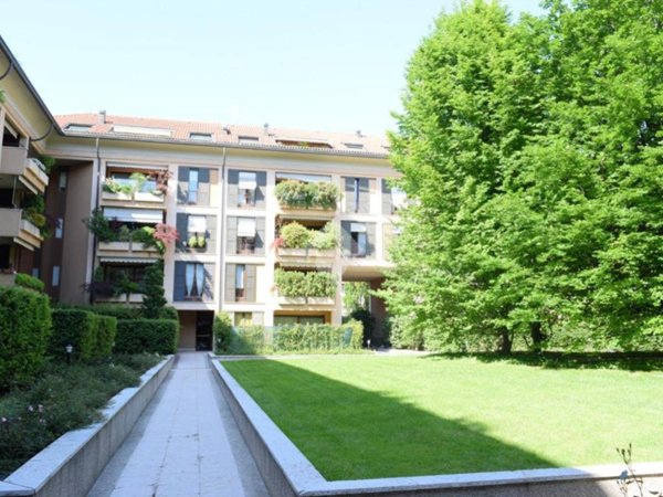 appartamento in vendita a Monza in zona Centro Storico
