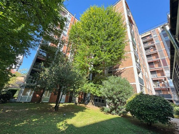 appartamento in vendita a Monza in zona Centro Storico