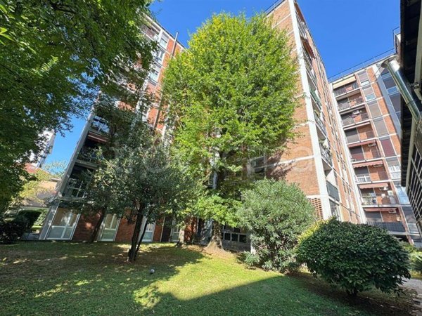 appartamento in vendita a Monza in zona Centro Storico
