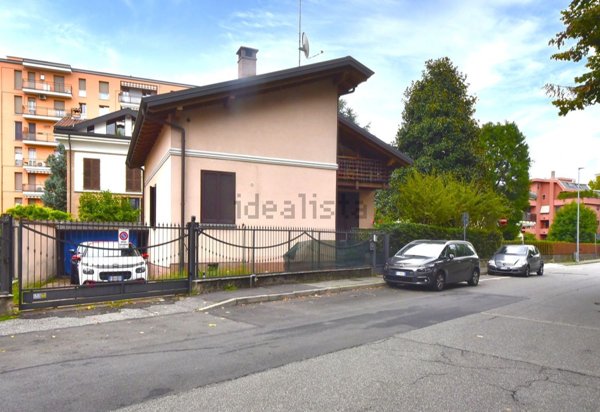 casa indipendente in vendita a Monza