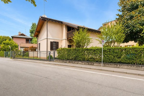 casa indipendente in vendita a Monza