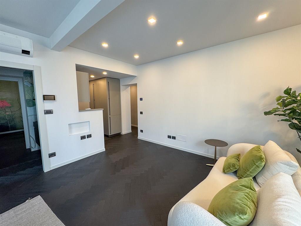 appartamento in vendita a Monza in zona Centro Storico