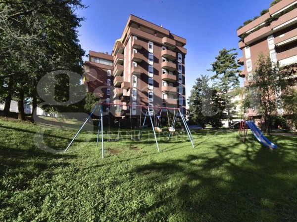 appartamento in vendita a Monza in zona Centro Storico