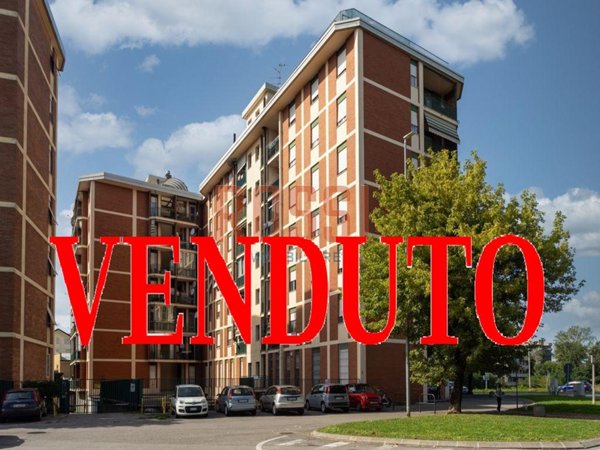 negozio in vendita a Monza