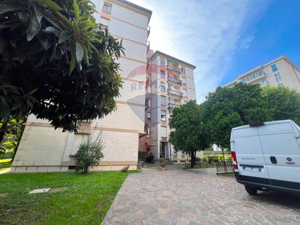 appartamento in vendita a Monza in zona Centro Storico