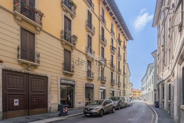 negozio in vendita a Monza