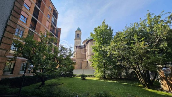 appartamento in vendita a Monza in zona Centro Storico