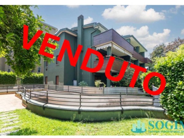 appartamento in vendita a Monza in zona Centro Storico