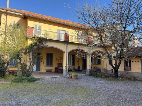 casa indipendente in vendita a Monza in zona Centro Storico