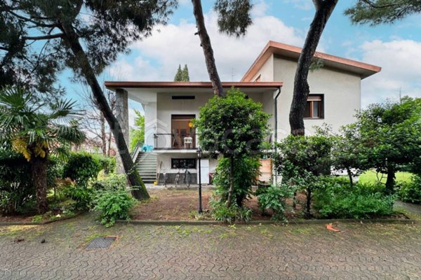 casa indipendente in vendita a Monza