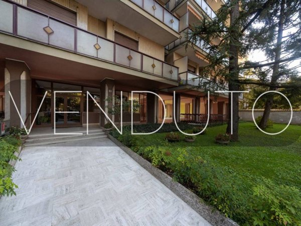 appartamento in vendita a Monza in zona Centro Storico