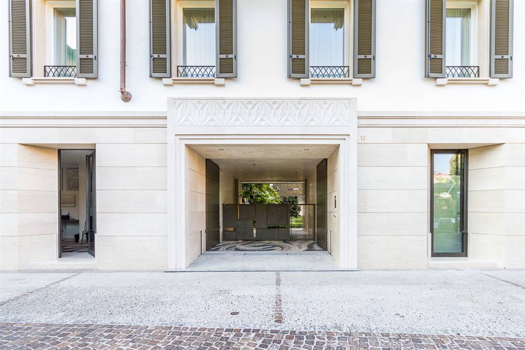 ufficio in vendita a Monza in zona Centro Storico