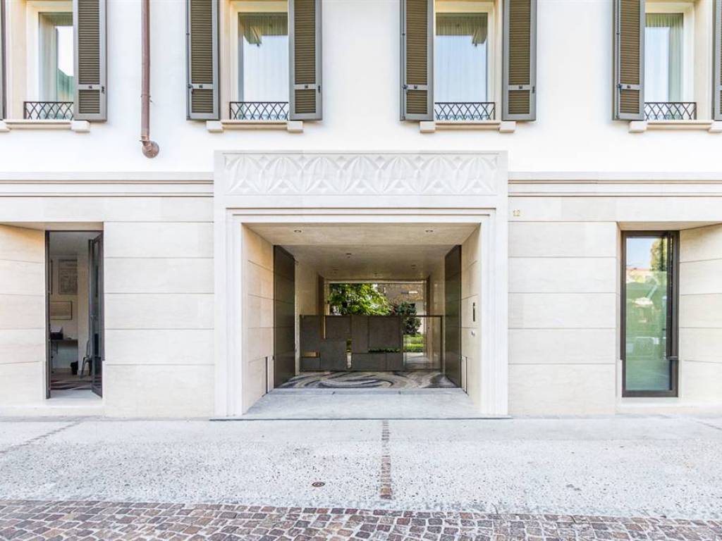 ufficio in vendita a Monza in zona Centro Storico