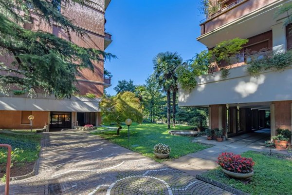 appartamento in vendita a Monza in zona Centro Storico